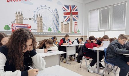 Scoli in engleza: motivele pentru care sa-ti inscrii copilul la institutii cu predare bilingva