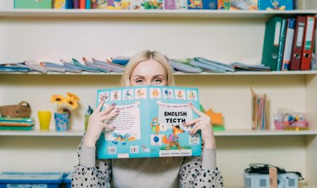 5 motive pentru care engleza nu trebuie sa lipseasca de pe lista de optionale de la inceput de scoala